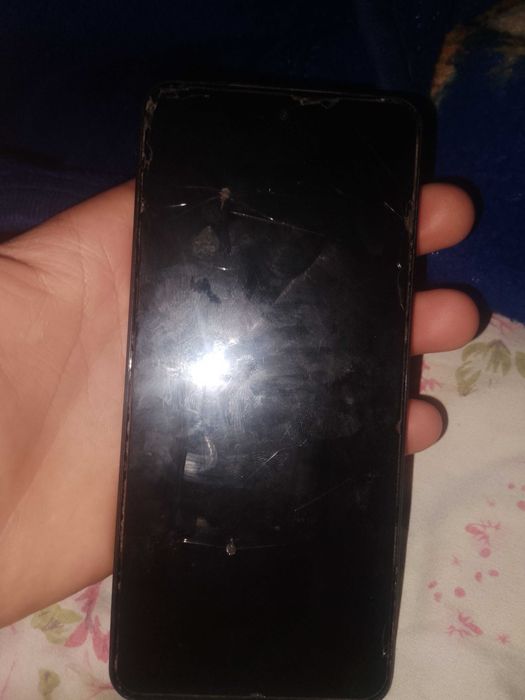 vivo Y19s  sotiladi srochni 1  200 min murojat  tgdan yozin