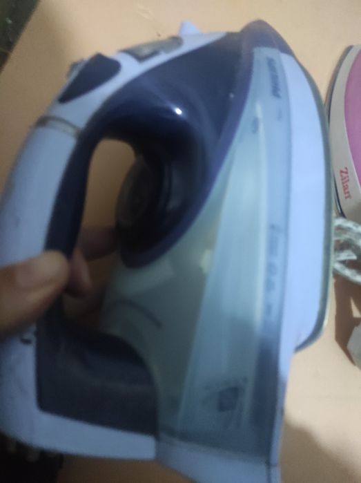 Două fiare de călcat utilizate funcționale, 50 amândouă