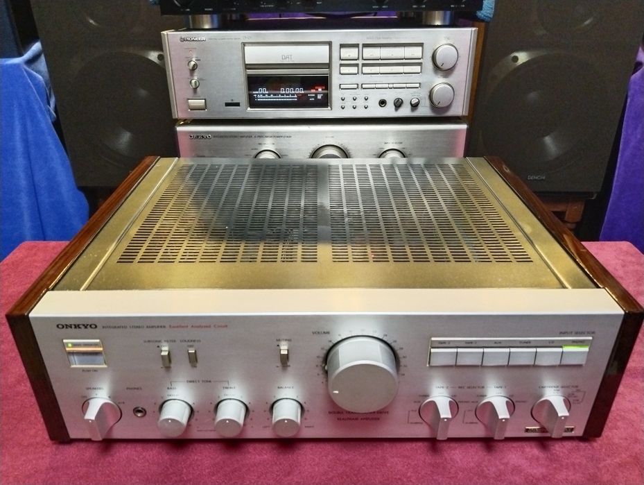 ONKYO Integra A-815RX