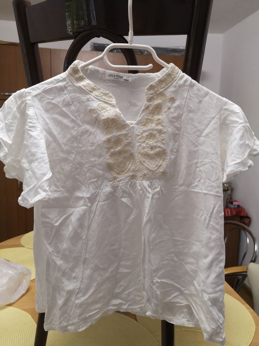 Ie alba cu broderie aurie, 10-14ani