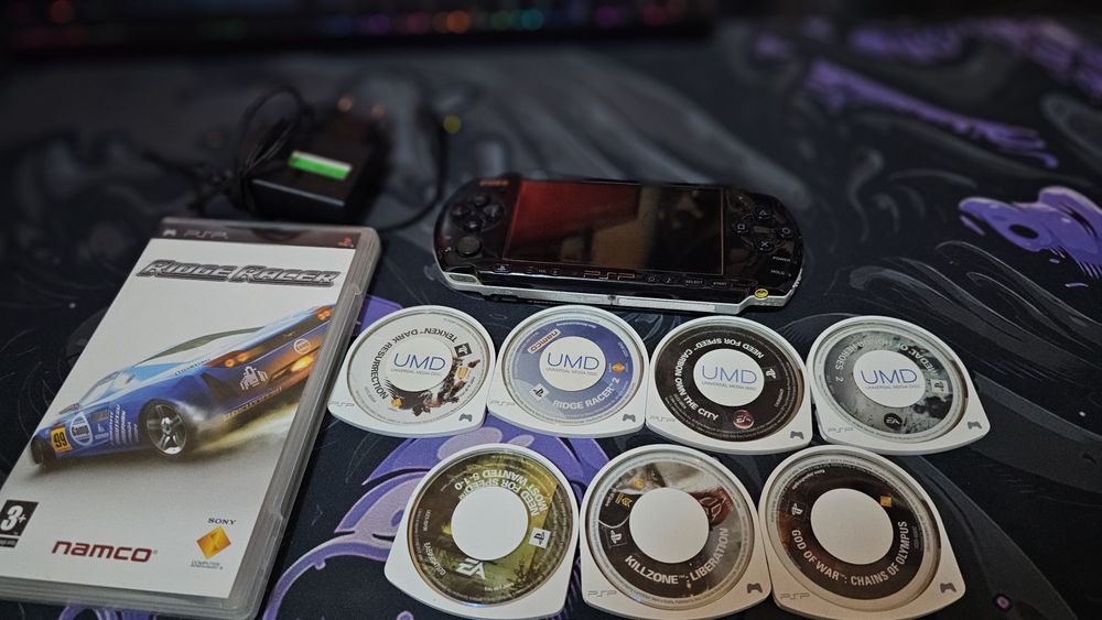 Vand psp modat 3004 cu 8 jocuri