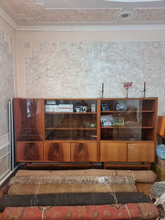 продаётся 2 серванта
