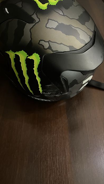 Мотошлем фирмы HJC rpha 11