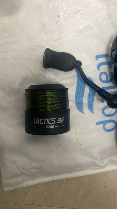 Mulineta Shimano DL4000 FABaitruner si Balzer Tactis 5250