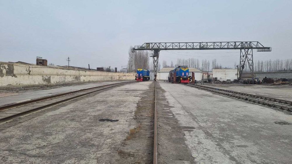 Темир йул веткали база + гишт заводи сотилади 1,23 га