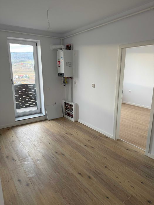 Apartament de vanzare, 3 camere, boxa inclusa, parcare
