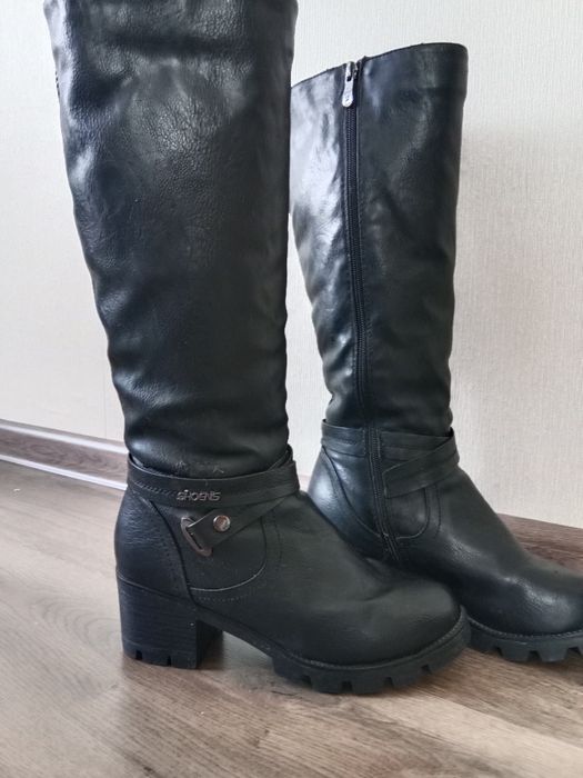 Продам зимние сапожки