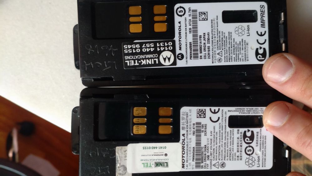 2 Acumulatori, baterie statie Original radio Motorola, IMPRES aproape