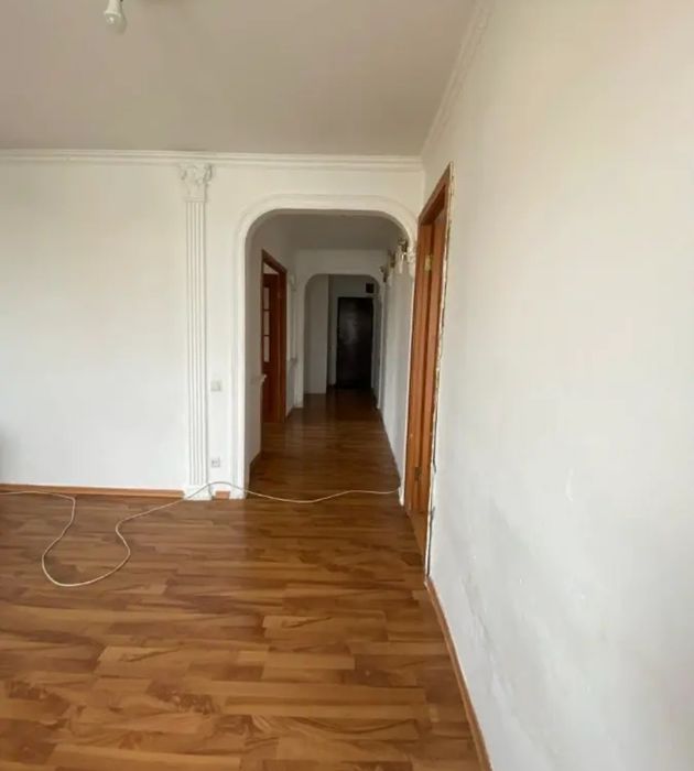продам 3-х ком. 56кв. 4мкр. 5-этаж