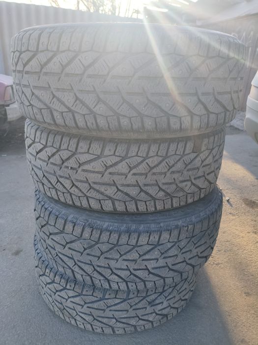 Продам резины на 18