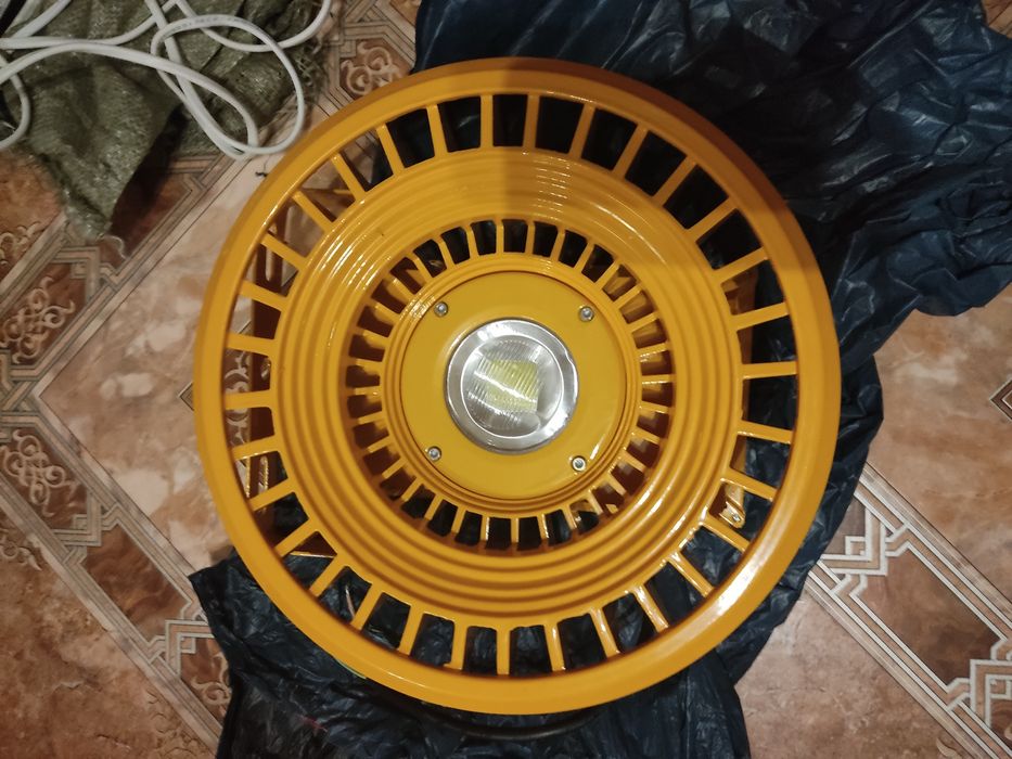 Светодиодный прожектор