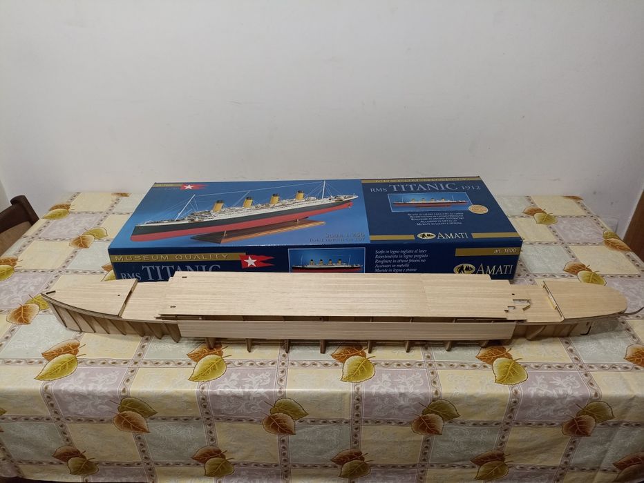 RMS TITANIC масштаб 1:250, сборна модель из дерева
