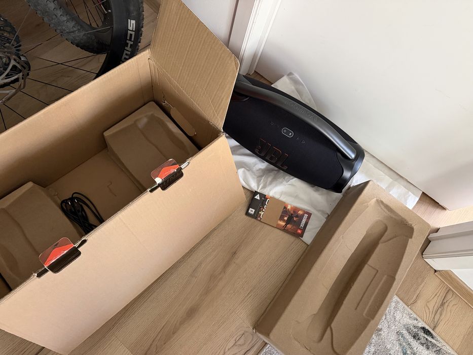 JBL boombox , in garantie, bluetooth