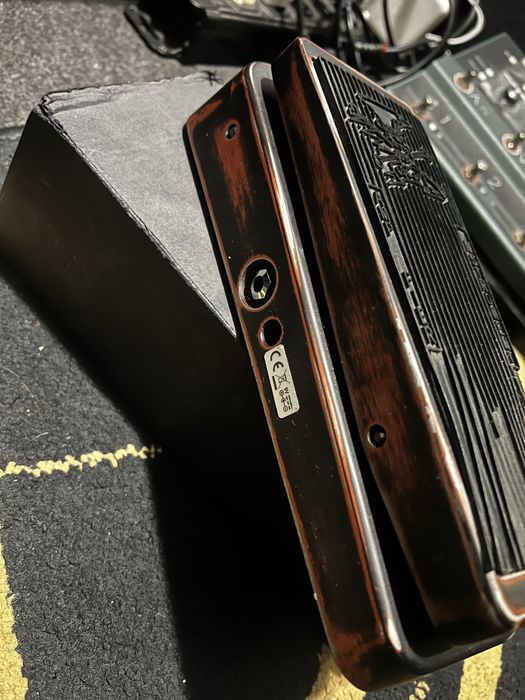 Pedala Wah - CryBaby Slash Signature Edition