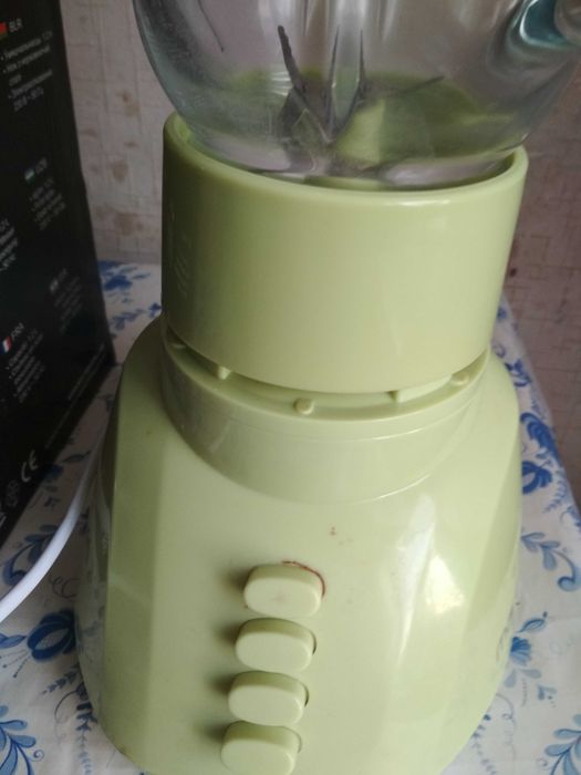 Блендер электрический,  новый, в отличном рабочем состоянии!