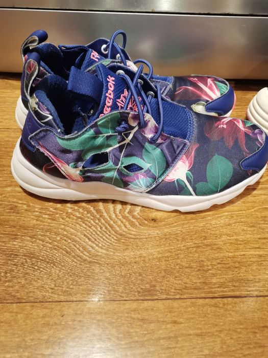 Маратонки Reebok  и Puma