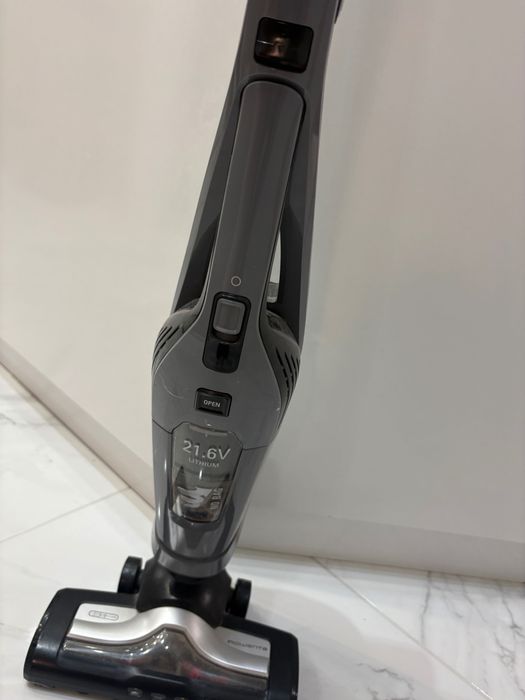 Прахосмукачка вертикална Rowenta