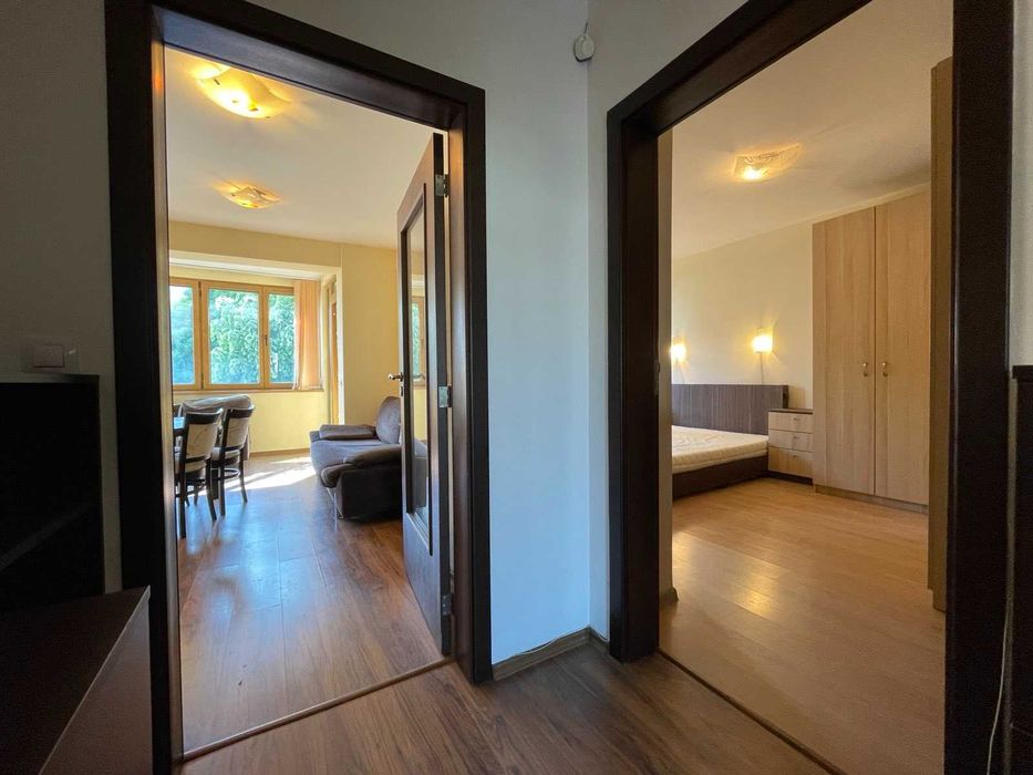 Дава се под наем Тристаен апартамент в Варна, Център - 91 кв.м за 698.19 € - Снимка #12