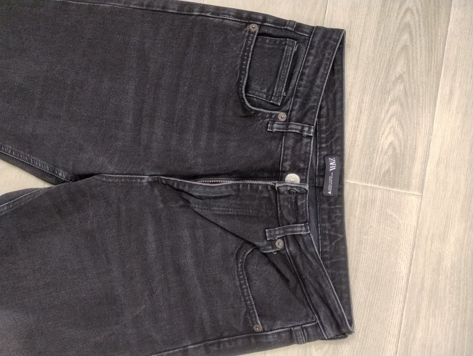 Blugi Zara negru spălat / Washed Black, croială dreaptă / mom fit