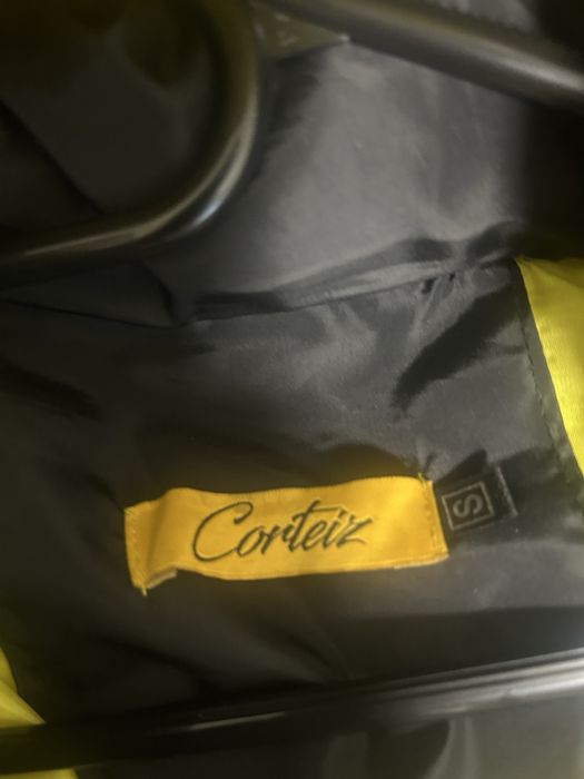 Продавам яке на corteiz