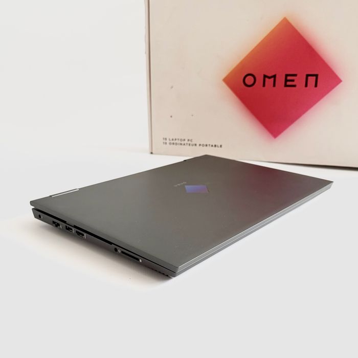 HP Omen 15/IPS 144Hz/Ryzen 7 5800H/RTX 3070 8GB/RGB/16GB/512GB NVMe