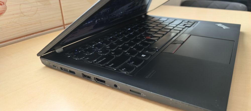 Laptop Lenovo ThinkPad T14_i7 10610U vPRO_32 GB DDR4_4-5h Bateria__NOU
