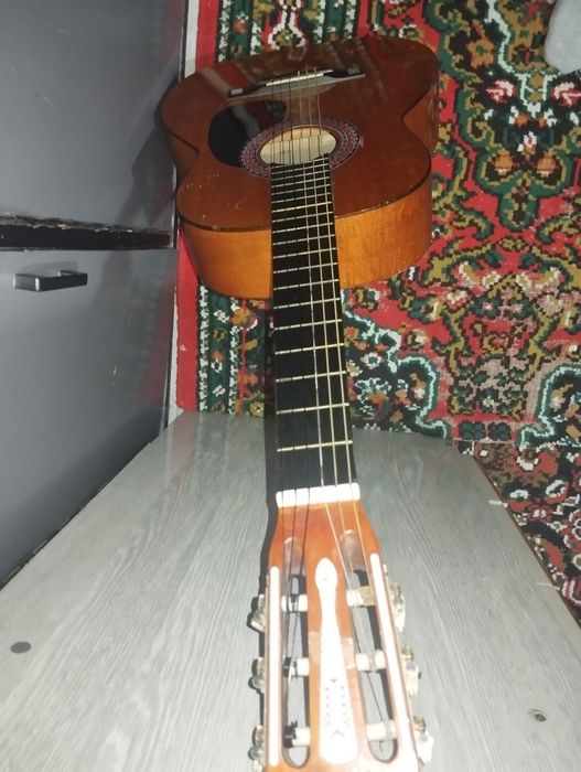 Гитара сотилади,,