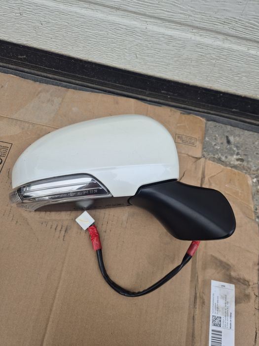 Oglinzi Toyota Prius Plus 2012-2015. Volan stinga.