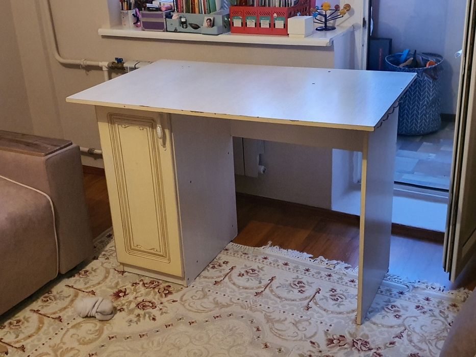 Стол компьютерный