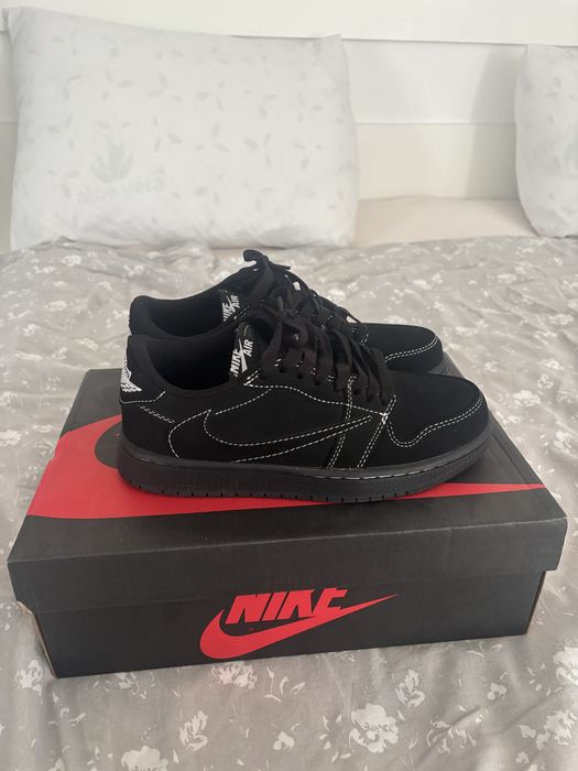 Jordan 1 Travis Scott black phantom