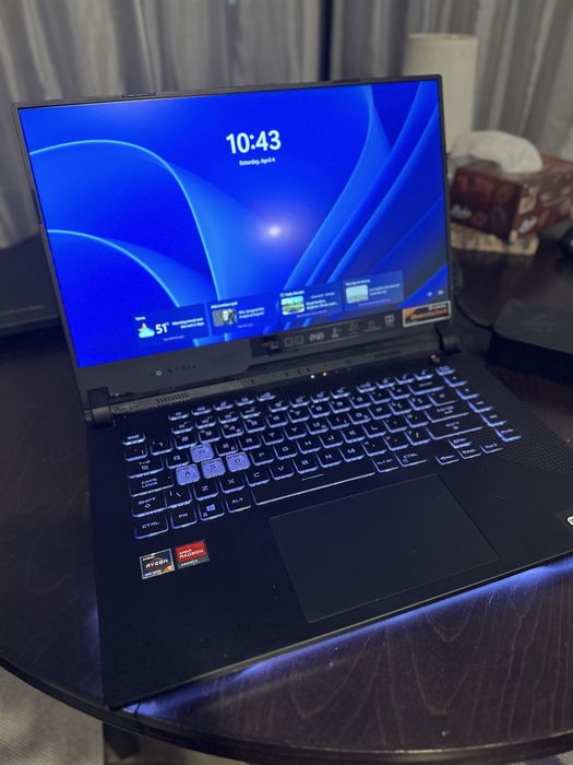 Rog Strix G513QY Ryzen 9 5900hx/32Gb Ram