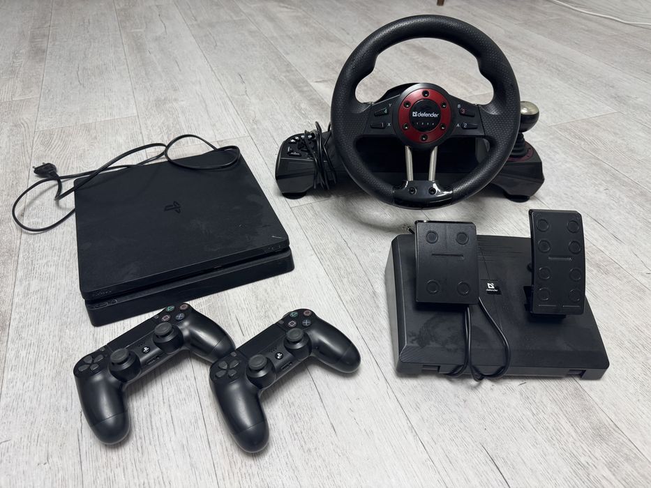 Продам Sony Playstation 4