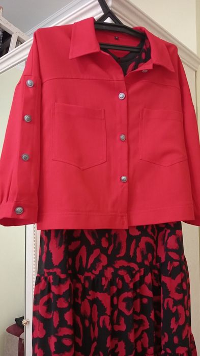 Продам платье . Размер 50 .