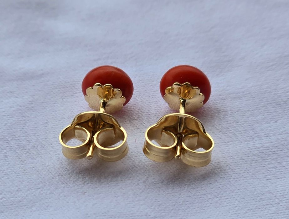 Cercei din aur galben 18k cu coral natural, handmade