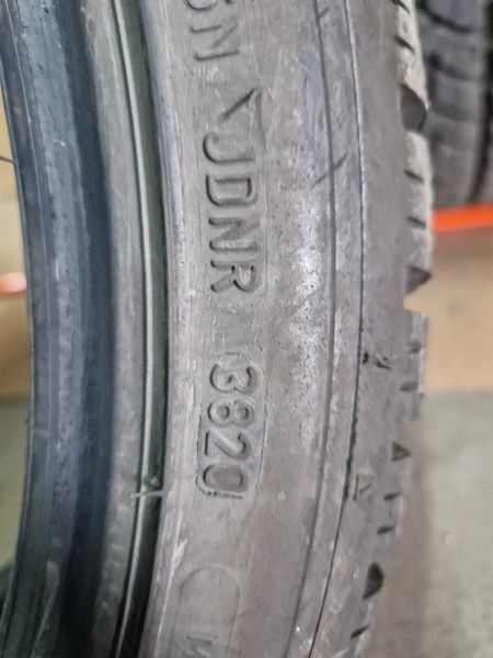 2 Dunlop R18 225/40/ 
зимни гуми DOT3820