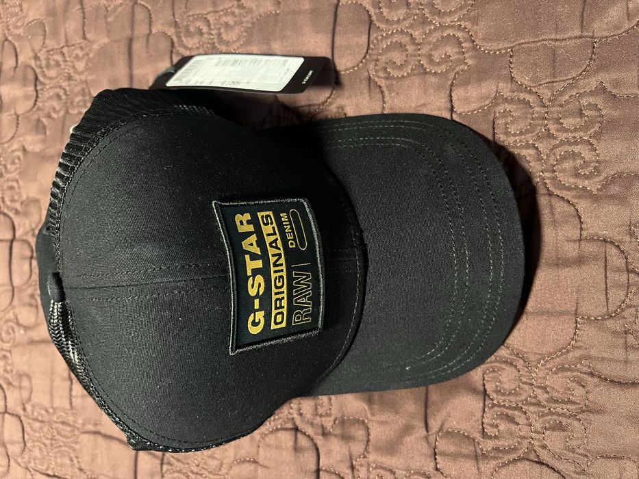 Нова шапка G-STAR с етикет