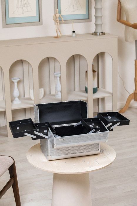 Профессиональный кейс для визажиста от бренда Mary Kay