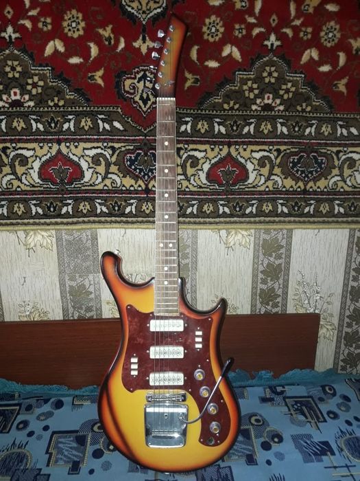 Продам электрогитару в отличном состоянии