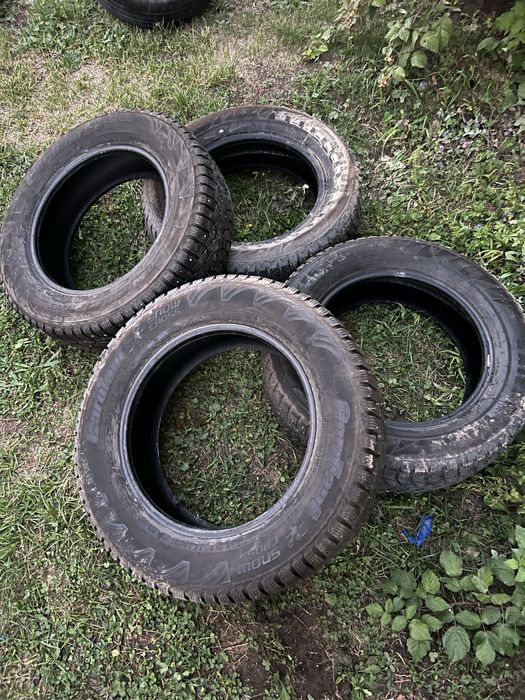 Комплект зимних шин 225/65/17