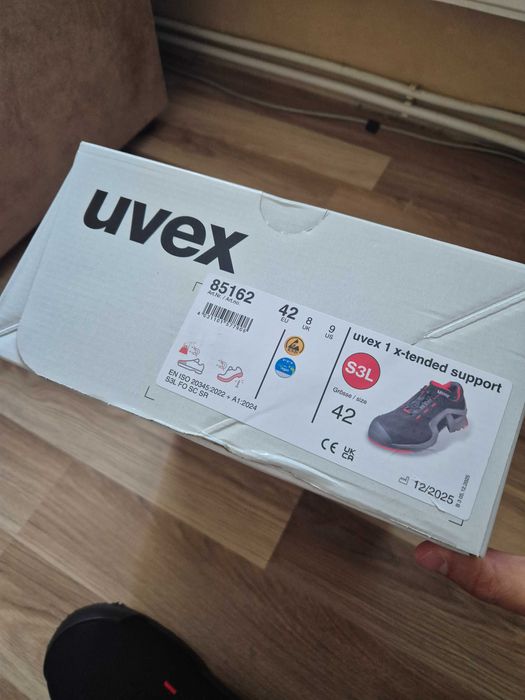 Защитни обувки Uvex