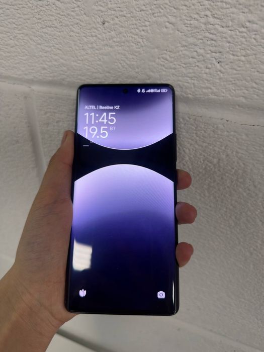 Xiaomi Redmi Note 14 Pro в чёрном цвете.