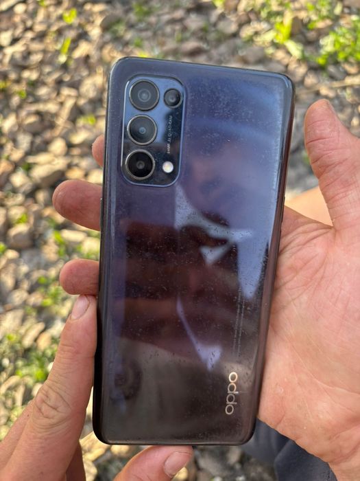 Телефон  oppo Reno5