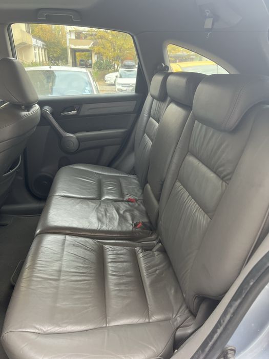 Продавам Honda CR-V