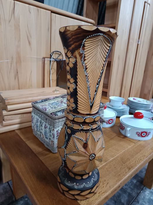 Vaza din lemn  masiv