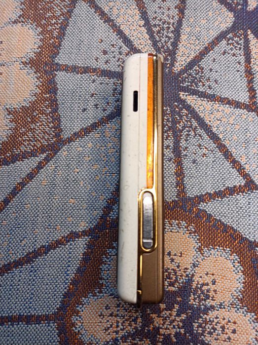 Продаеться ретро телефон Nokia 7380 Рабочий