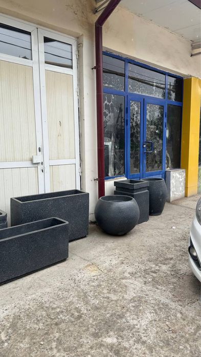 Уличный декор, кашпо