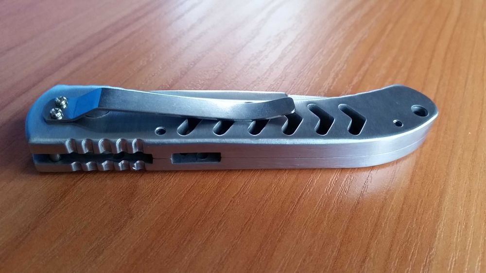 Нов оригинален сгъваем джобен нож тип флипер - Перфектен за подарък!