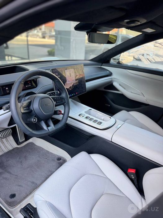 Xiaomi SU7 max AWD 2025 год
