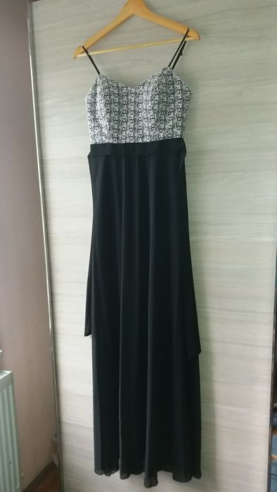 Rochie cu talie înaltă