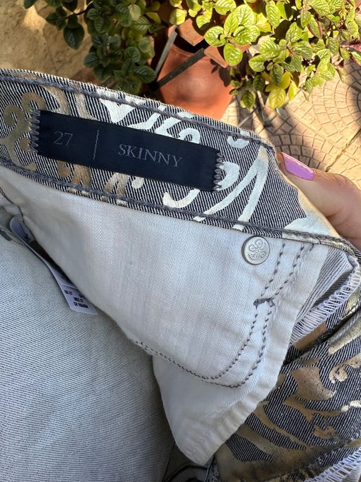 Juicy Couture 
Дънки